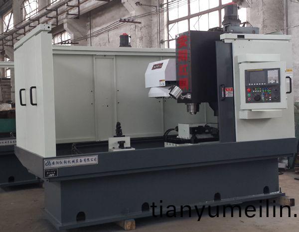 前(qian)軸鎖銷孔(kong)專(zhuan)用(yong)加工